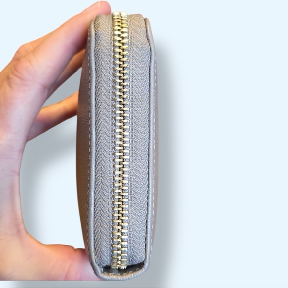 Furla 🪢 EUC Babylon Long Zip Wallet in Grey/Taupe - Picture 4 of 14